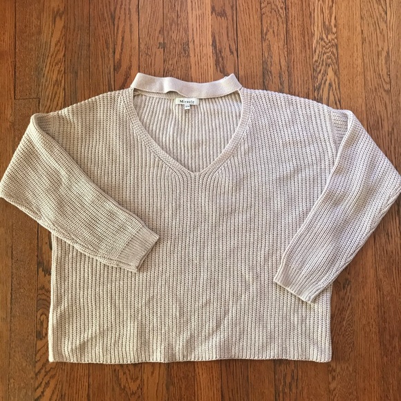 Mock neck cut out sweater - Picture 2 of 3